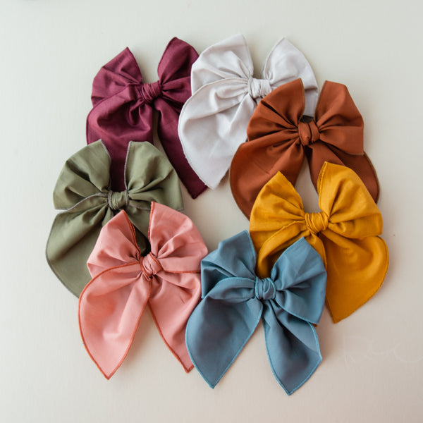 Garnet | Party Bow – Modern Piggy